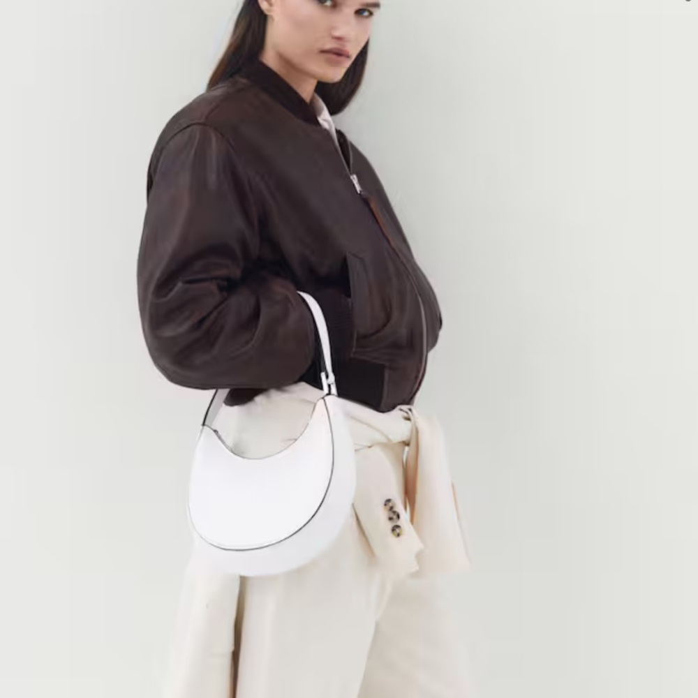 White shoulder bag